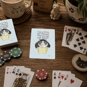 Lustige dicke getigerte Katze im Karton Spielkarten