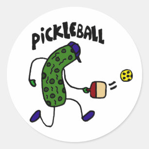 Lustige Essiggurke, die Pickleball spielt Runder Aufkleber