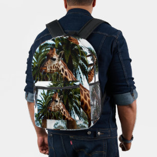 Lustige Giraffe gibt eine Himbeere, Bedruckter Rucksack