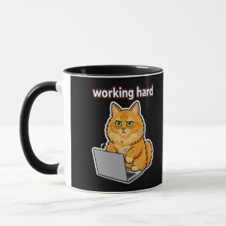 Lustige Ingwerkatze arbeitet hart Meme-Tasse Tasse