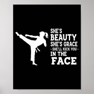 Lustige Karate Taekwondo Schönheit Grazie Tritt in Poster