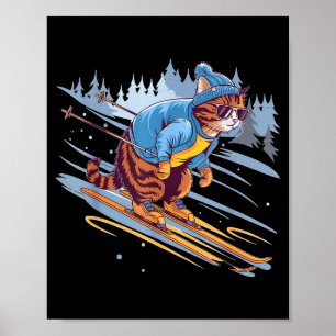 Lustige Katze, die einen schneebedeckten Hang hinu Poster