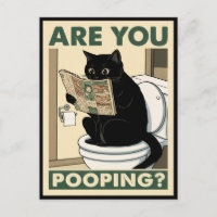 Lustige Katze liest Zeitung im Badezimmer