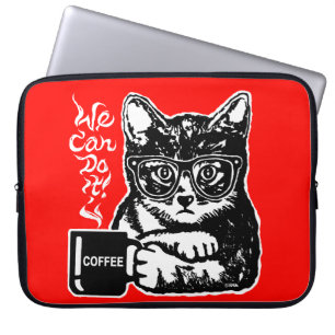Lustige Katze motiviert durch Kaffee Laptopschutzhülle