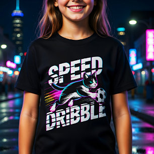 Lustige Katze spielt Fußball - Geschenk für Kinder T-Shirt
