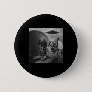 Lustige Katze surft Selfie mit UFO-Riesenwelle Auß Button
