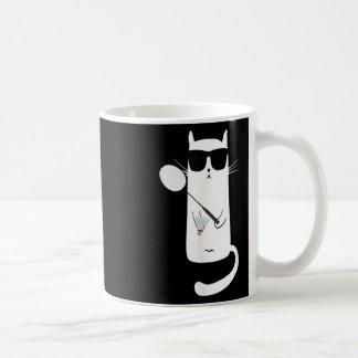 Lustige Katze trägt Sonnenbrille beim Badminton sp Kaffeetasse