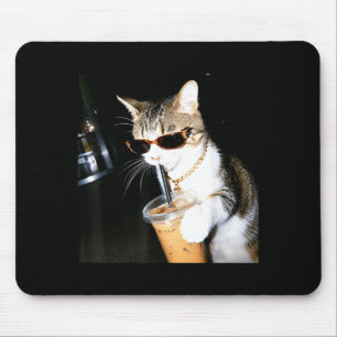 Lustige Katze trinkt Eiskaffee Humor Meme Kätzchen Mousepad