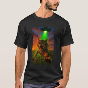 Lustige Katze von UFO-Aliens auf dem Land entführt T-Shirt