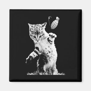 Lustige Katze wirft Granate Magnet