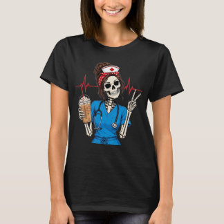 Lustige Krankenpfleger Halloween Skelett Kaffeelie T-Shirt