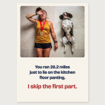 Lustige Küchenboden-Marathon-Karte vom Hund