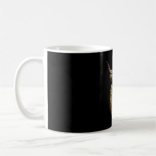 Lustige Kuh, die Leoparden-Tasse hält sarkastisch  Kaffeetasse