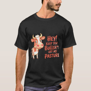 Lustige Kuh hält Stier fern T-Shirt