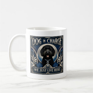 Lustige Labradoodle führt das Haus Coffee Cup - Ta Kaffeetasse