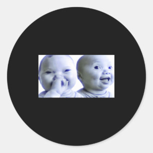 Lustige Nische Baby Gen Z Meme Ai Viral Kichernd A Runder Aufkleber