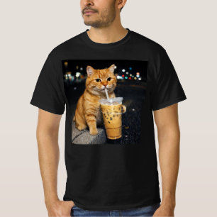 Lustige orange Katze trinkt Eiskaffee, Katzen-Meme T-Shirt