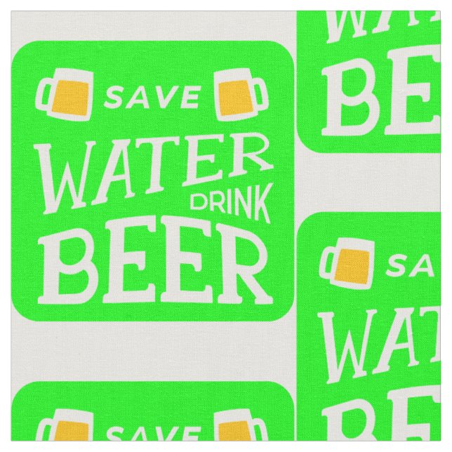 lustige Patricks rettete Wasser trinken Bier Stoff (Nahaufnahme)