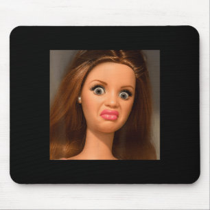 Lustige Puppen-Gesicht-Meme Ekelhaft Mousepad
