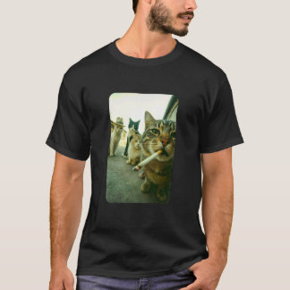 Lustige rauchende Katzen-Meme-Zigarette Katze Hila T-Shirt