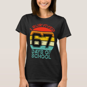 Lustige Retro-Ich überlebte 67 Tage Schulmeister T-Shirt