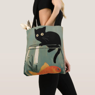 Lustige schwarze Katze mit Fisch