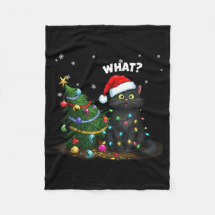 Lustige schwarze Katze schiebt Weihnachtsbaum Fleecedecke