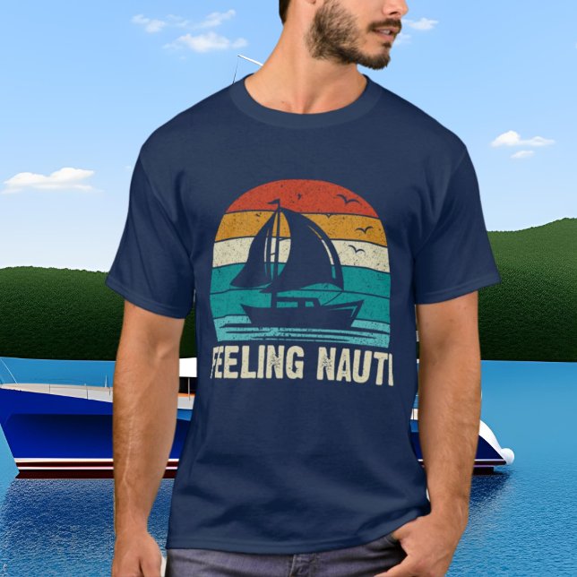 lustige Segelfreunde Wortart T-Shirt (Von Creator hochgeladen)