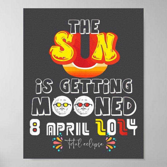 Lustige Sonne wird von Mondfinsternis überrascht S Poster (Vorne)