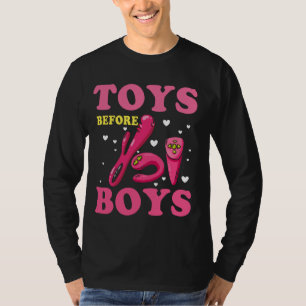 Lustige Spielzeuge vor Jungen Lustiger Erwachsenen T-Shirt