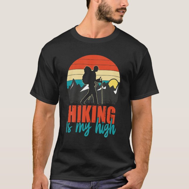 Lustige Sprüche "Wandern ist mein Hoch" für Männer T-Shirt (Vorderseite)