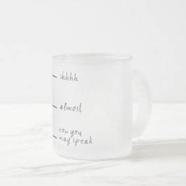 Lustige Tasse für den ersten Morgen-Kaffee