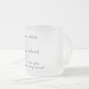 Lustige Tasse für den ersten Morgen-Kaffee