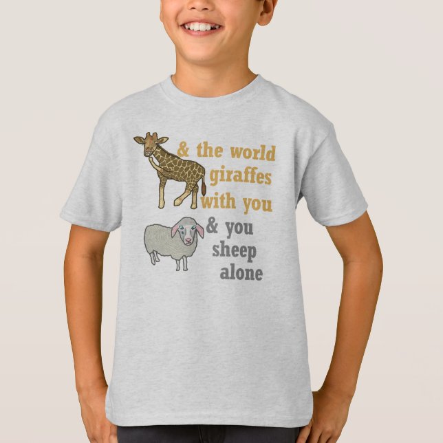 Lustige Tierwortspiel-Giraffe und Schafe T-Shirt (Vorderseite)