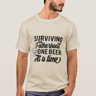 Lustige überlebende Vatertag-Wortkunst T-Shirt