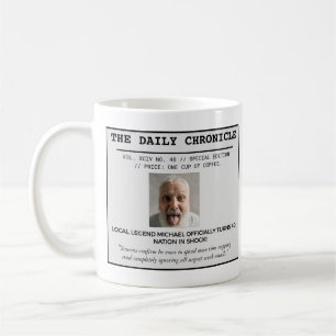 Lustige Vintage-Zeitungstitelseite Meilenstein Kaffeetasse