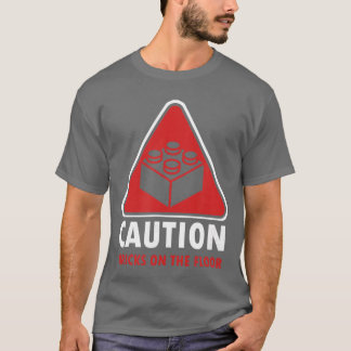 Lustige Warnung Vorsicht Bausteine Ziegel auf th T-Shirt