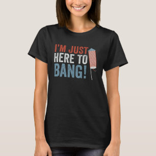Lustiger 4. Juli, nur hier, um große amerikanische T-Shirt