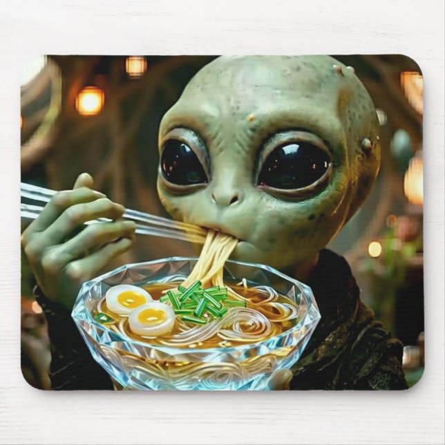 Lustiger Außerirdischer, der Ramen-Nudeln isst Mousepad (Vorne)