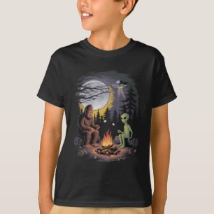 Lustiger Außerirdischer und Bigfoot wandern Mond S T-Shirt