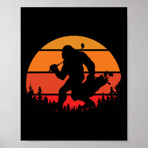 Lustiger Bigfoot-Golf Retro-Sasquatch spielt Golf  Poster