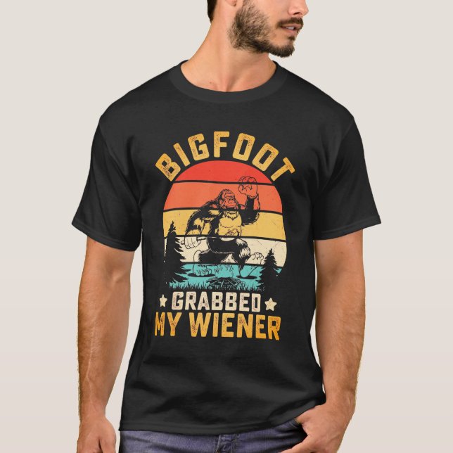 Lustiger Bigfoot hat mein Würstchen Männer T-Shirt (Vorderseite)