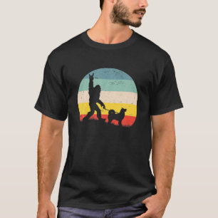Lustiger Bigfoot Walking Akita Hund - Vintage Retr T-Shirt