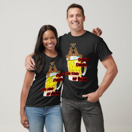 Lustiger brauner Bär, der in einer Bier-Tasse bade T-Shirt