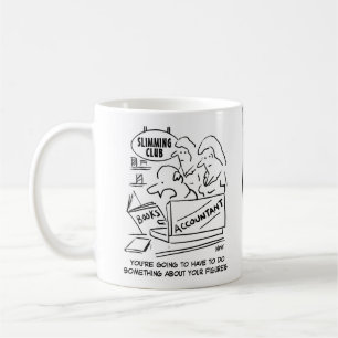 Lustiger Buchhalter überprüft die Zahlen des Schla Kaffeetasse