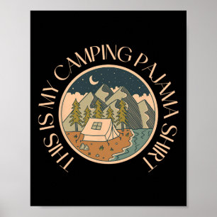 Lustiger Camper Glückliches Wandern im Freien Dies Poster