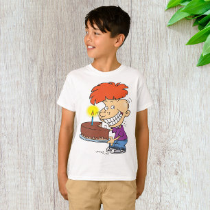 Lustiger Cartoon-Junge mit schokoladener Geburtsta T-Shirt