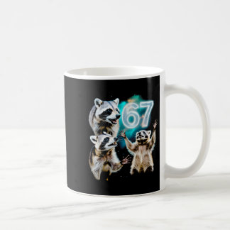 Lustiger chaotischer Waschbär heult bei 67 Cosmic  Kaffeetasse