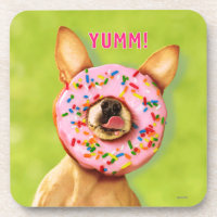 Lustiger Chihuahua-Hund mit besprühen Krapfen auf