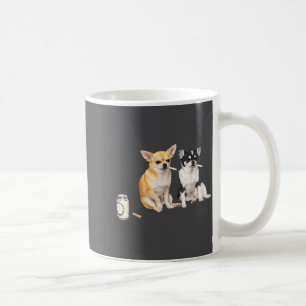 Lustiger Chihuahua-Meme Hund raucht Zigarette Kaffeetasse